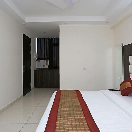 Oyo 9147 Hotel Aerostay New Delhi Ngoại thất bức ảnh