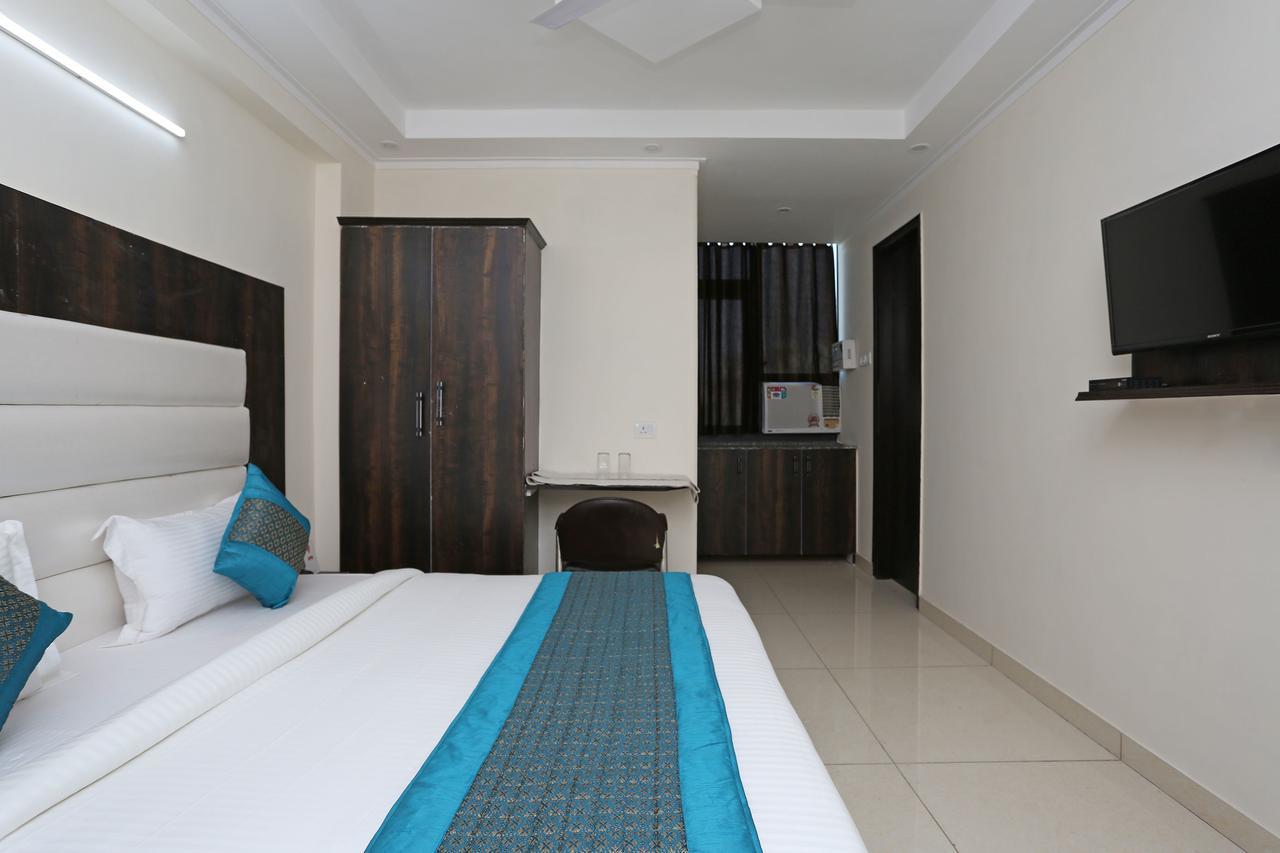 Oyo 9147 Hotel Aerostay New Delhi Ngoại thất bức ảnh