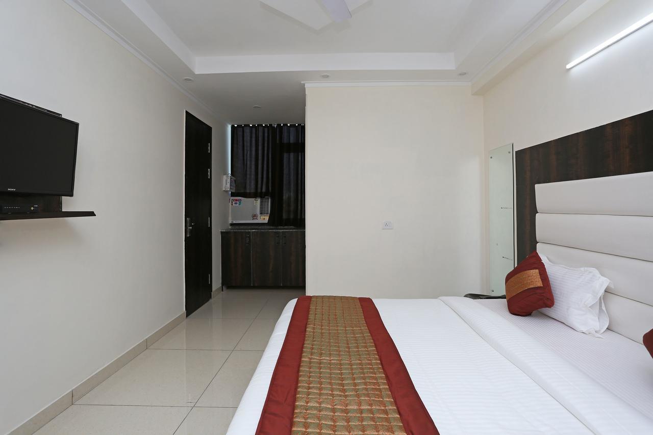 Oyo 9147 Hotel Aerostay New Delhi Ngoại thất bức ảnh