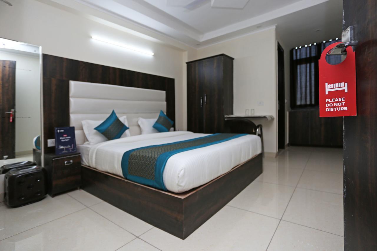 Oyo 9147 Hotel Aerostay New Delhi Ngoại thất bức ảnh